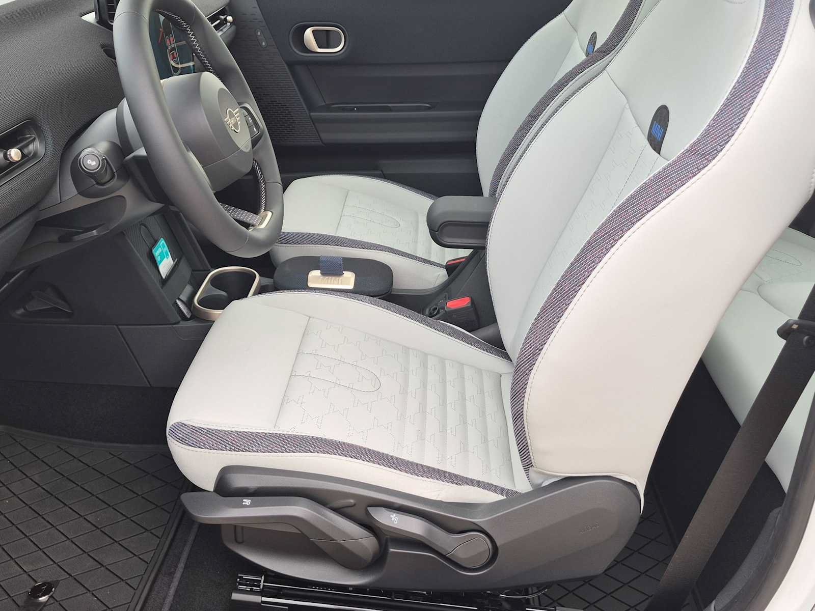 New 2027 MINI Cooper 2-Door Hardtop FWD image 17