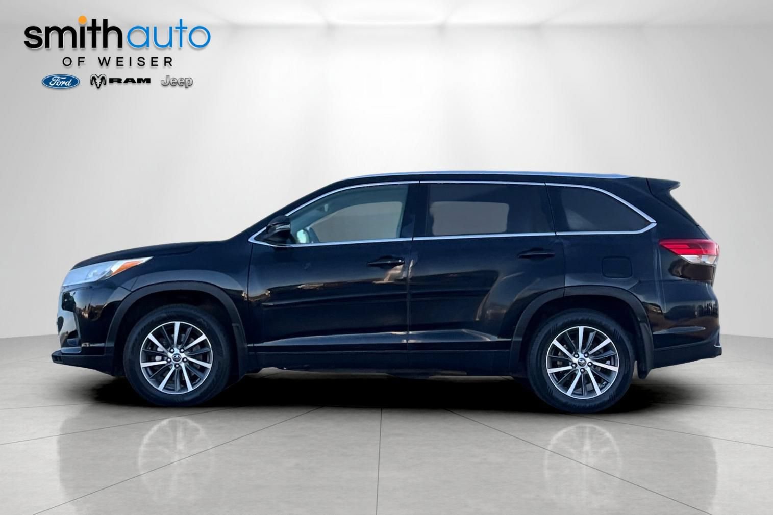 Used 2019 Toyota Highlander XLE AWD/4WD image 8
