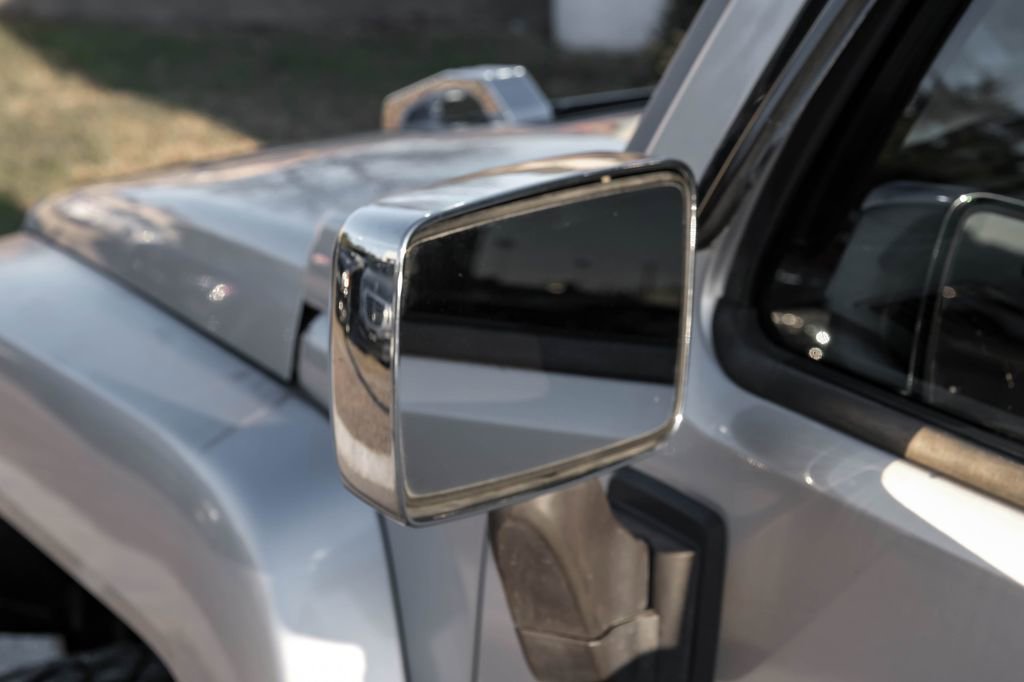 Used 2010 HUMMER H3 Luxury w/ Appearance Package image 43