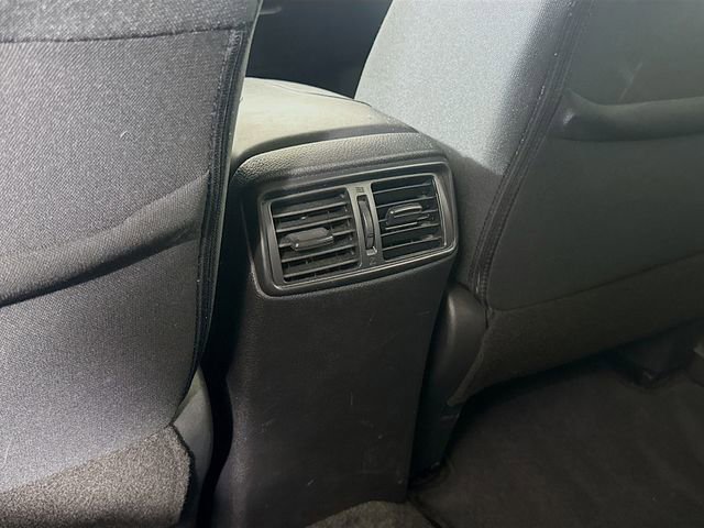 Used 2019 Nissan Rogue S image 24