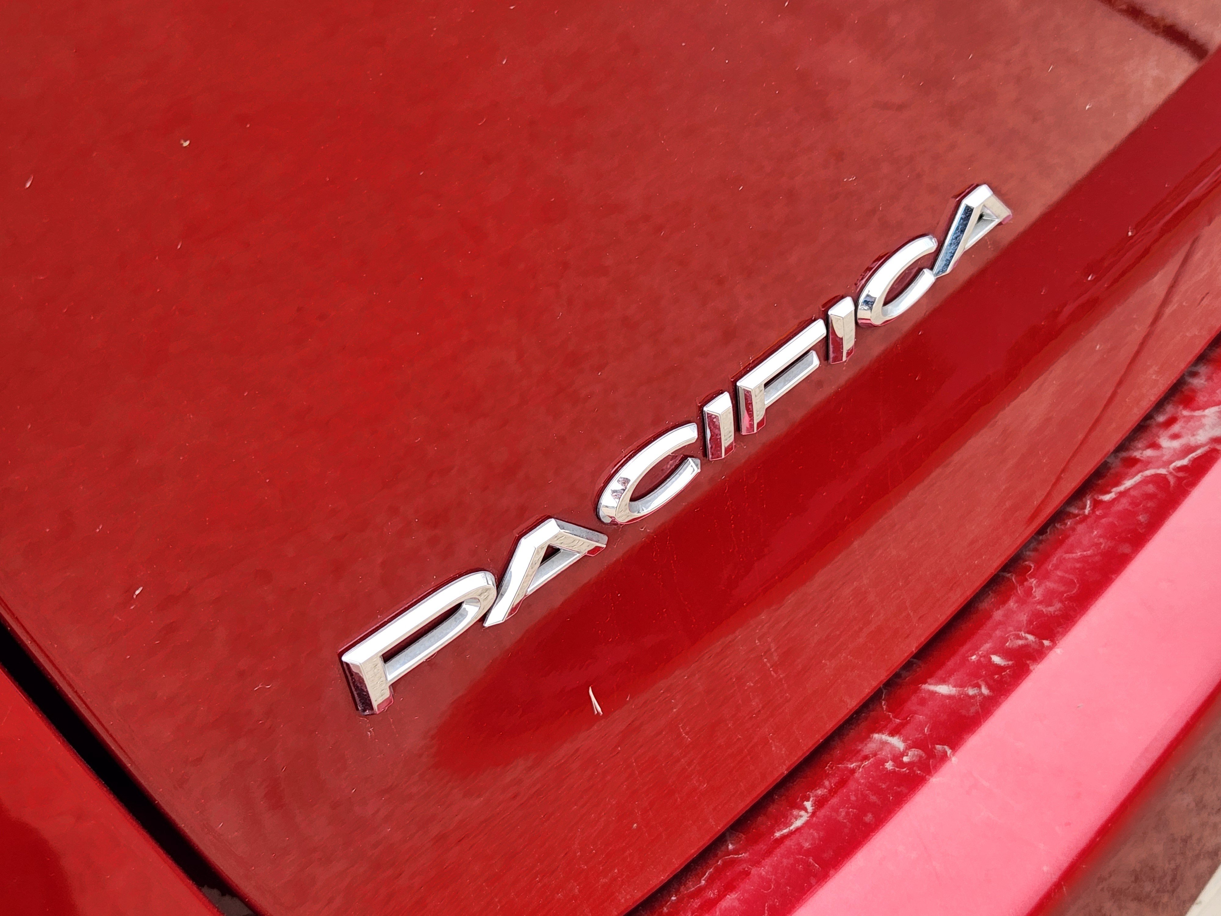 Used 2024 Chrysler Pacifica Touring-L FWD image 13
