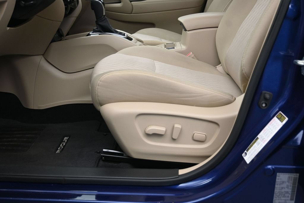 Used 2019 Nissan Rogue SV w/ Premium Package FWD image 21
