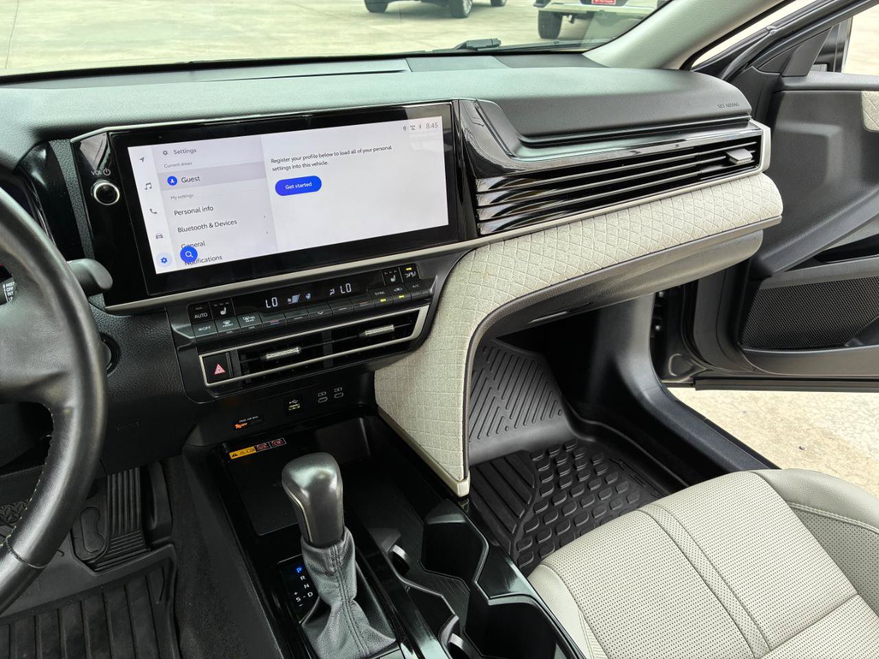Used 2025 Toyota Camry XLE FWD image 17