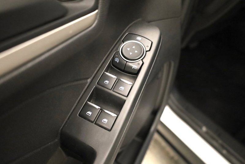 Used 2022 Ford Escape SE w/ SE Sport Appearance Package image 10