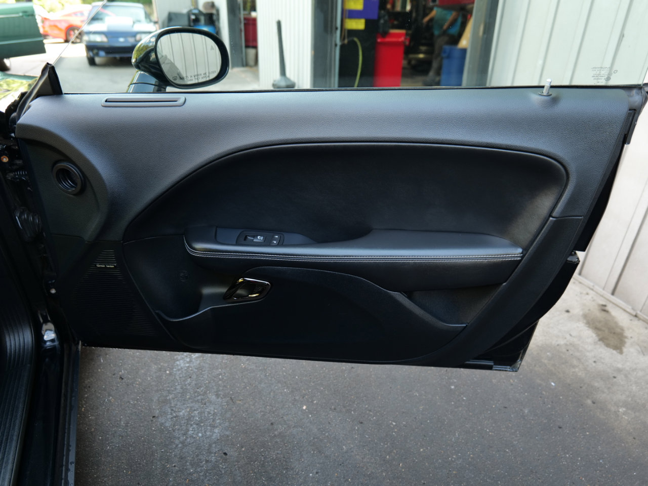 Used 2015 Dodge Challenger SRT Hellcat image 36