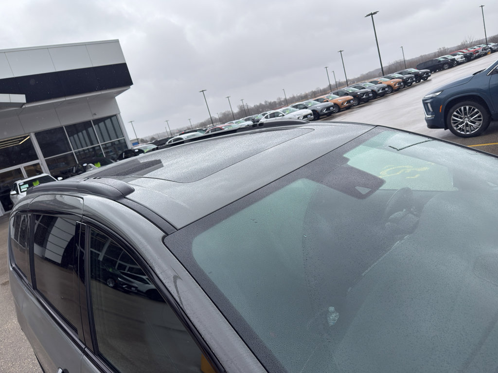 Used 2021 Chrysler Pacifica Touring-L w/ S Appearance Package image 7