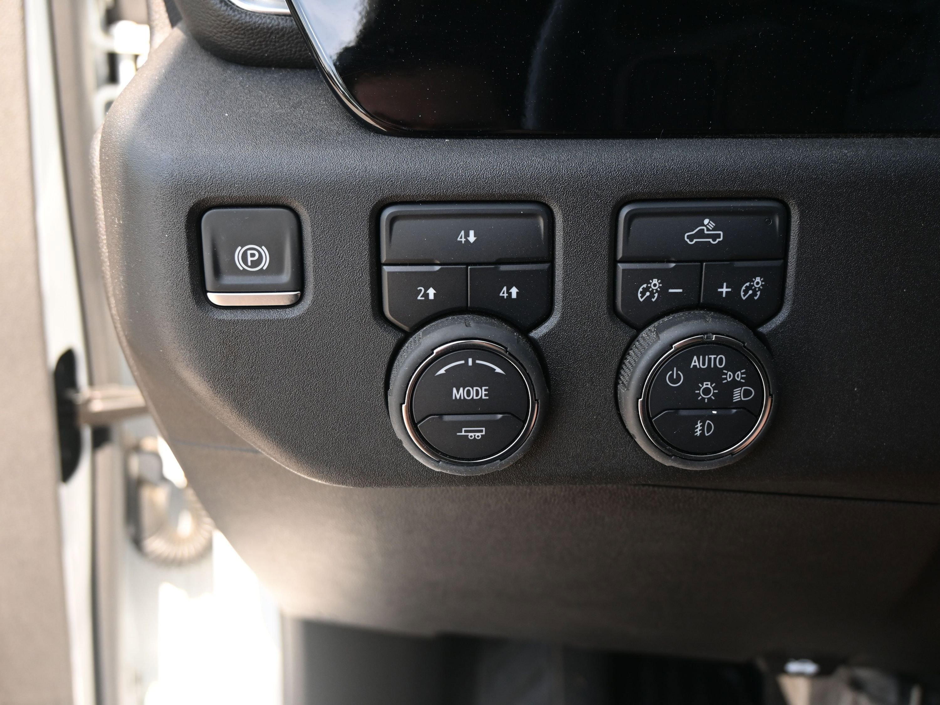 Used 2025 Chevrolet Silverado 3500 LT AWD/4WD image 14