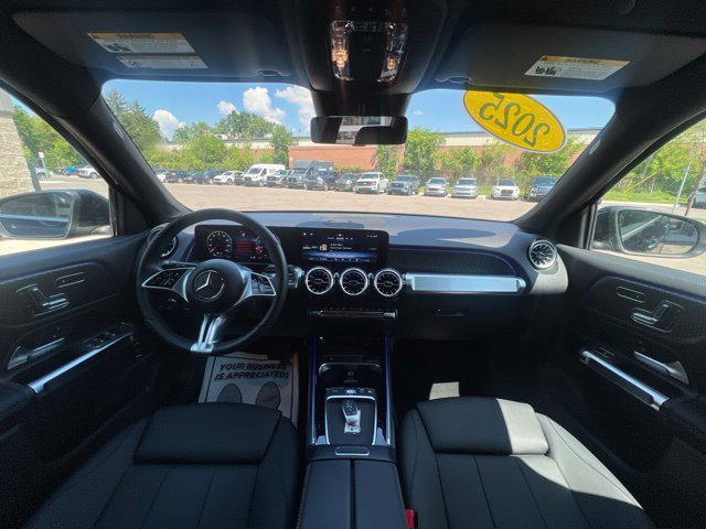Used 2025 Mercedes-Benz GLB 250 4MATIC image 21