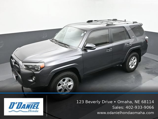 Used 2022 Toyota 4Runner SR5 Premium w/ Moonroof Package AWD/4WD image 16
