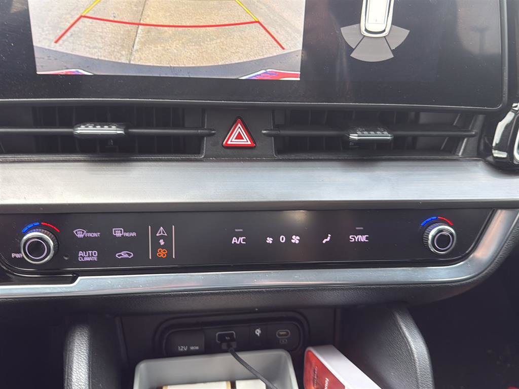 Used 2023 Kia Sportage EX image 7