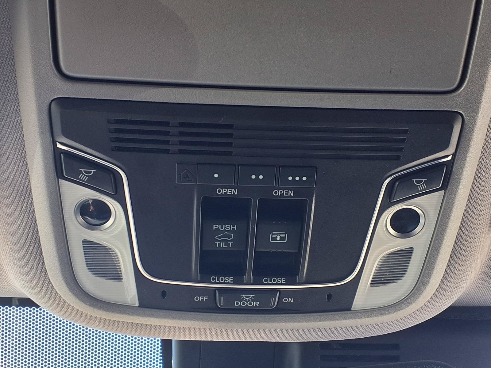 Used 2018 Honda Pilot Elite image 11