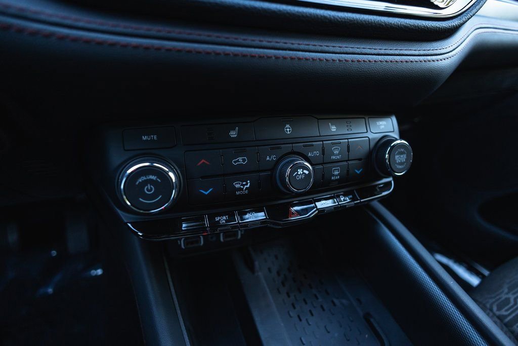 New 2025 Dodge Durango R/T w/ Blacktop Package image 14