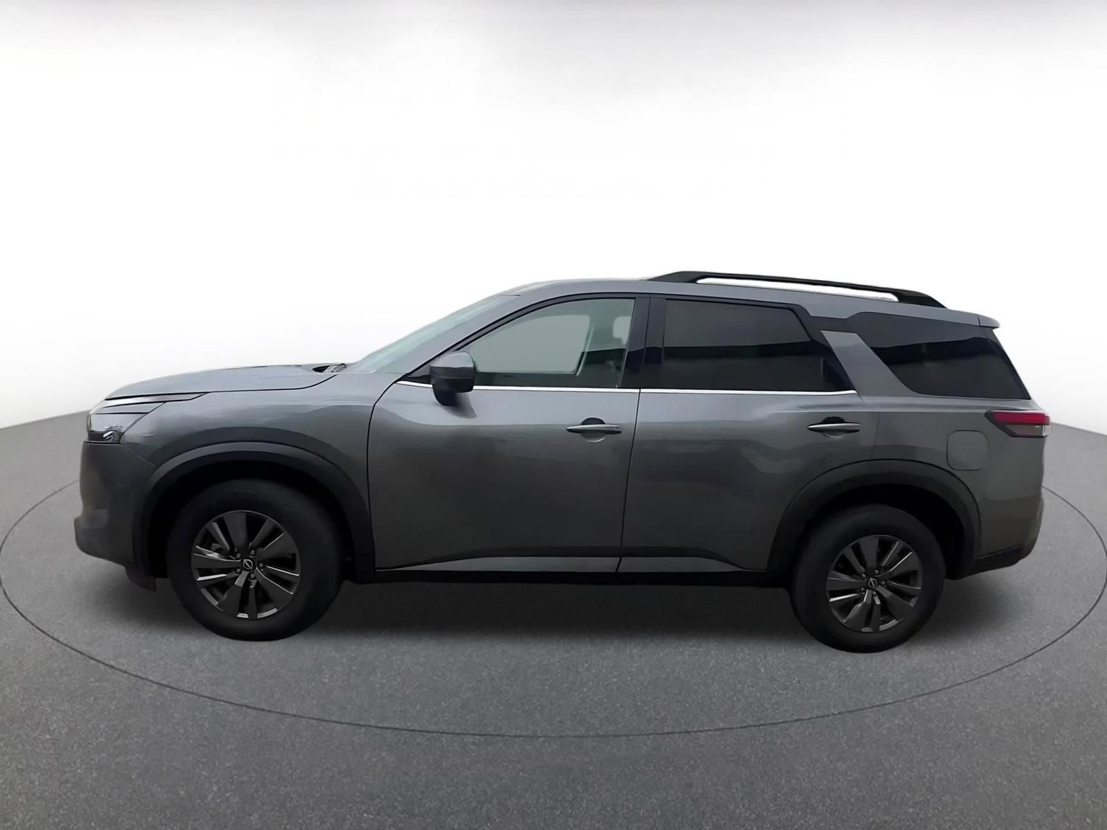 Used 2025 Nissan Pathfinder SV AWD/4WD image 9