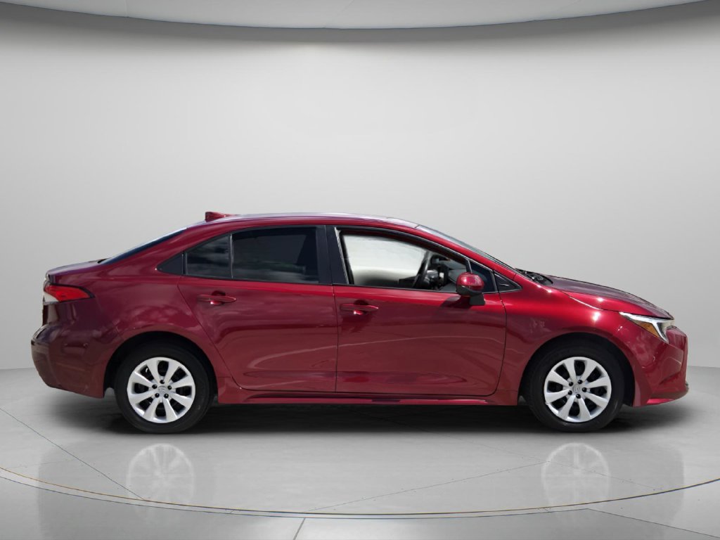 Used 2024 Toyota Corolla LE FWD image 3