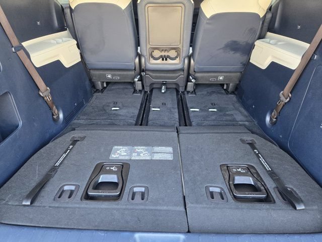 Used 2025 Kia Carnival SX FWD image 35