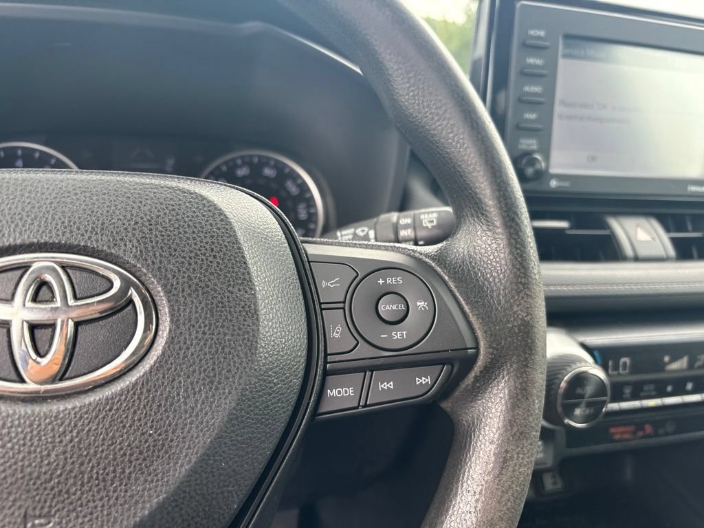 Used 2021 Toyota RAV4 XLE AWD/4WD image 39