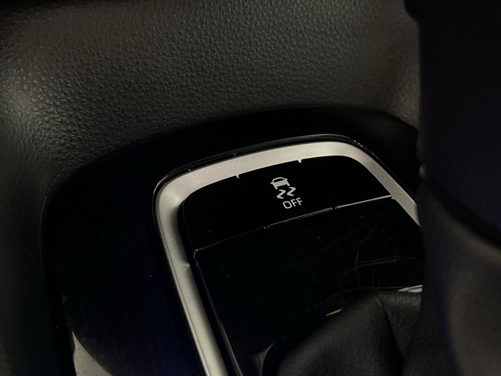 Used 2025 Toyota Corolla LE FWD image 33