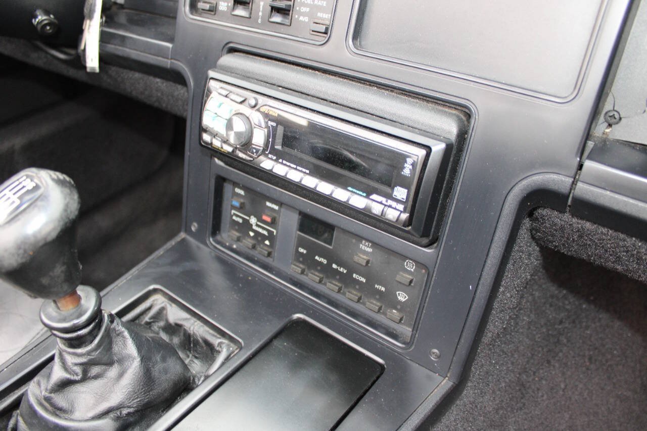 Used 1989 Chevrolet Corvette Convertible RWD image 15