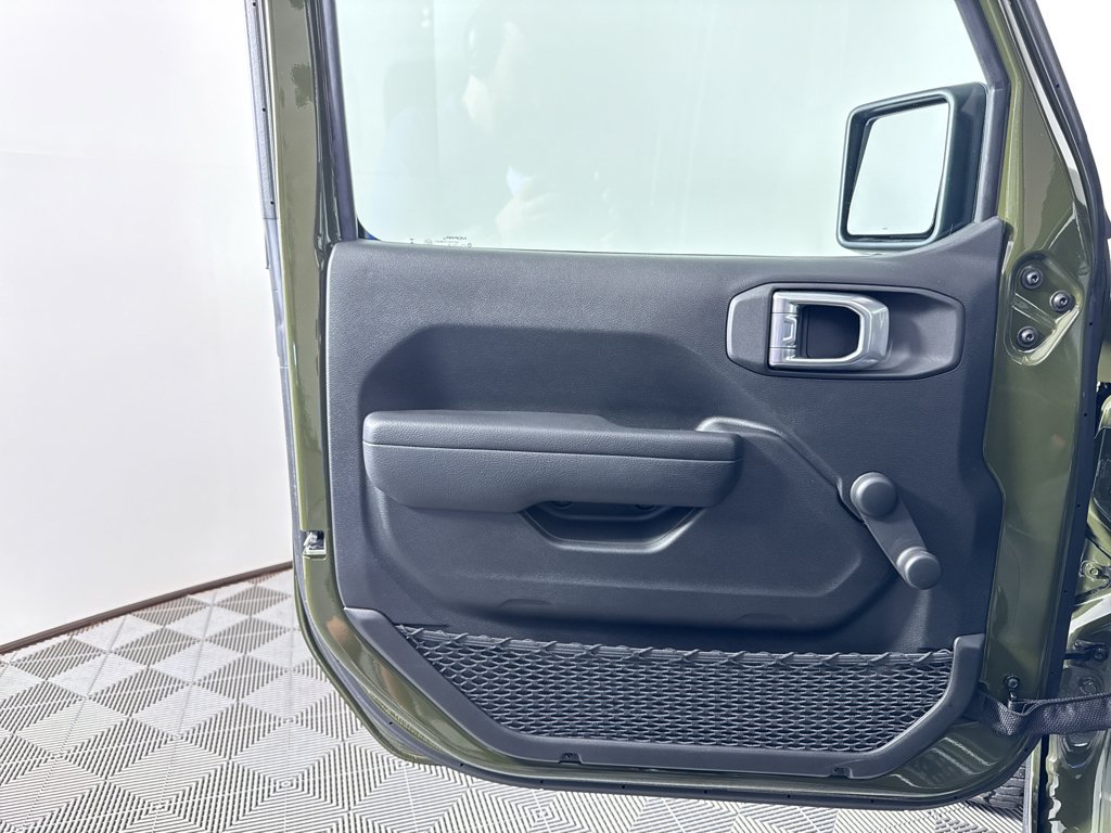 Used 2024 Jeep Wrangler Sport AWD/4WD image 27