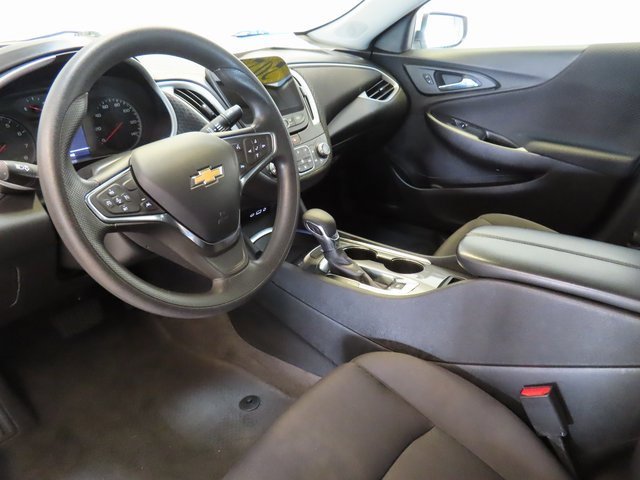 Used 2023 Chevrolet Malibu LT image 4