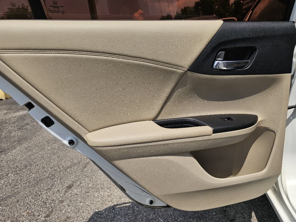 Used 2015 Honda Accord EX-L image 35