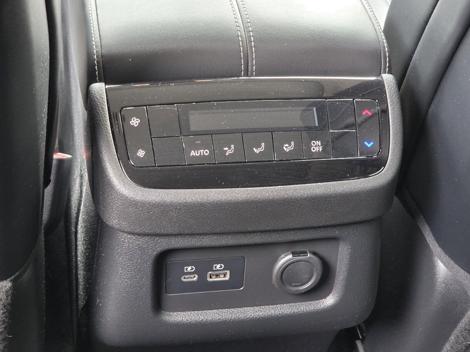 Used 2023 INFINITI QX60 Luxe w/ Cargo Package AWD/4WD image 14