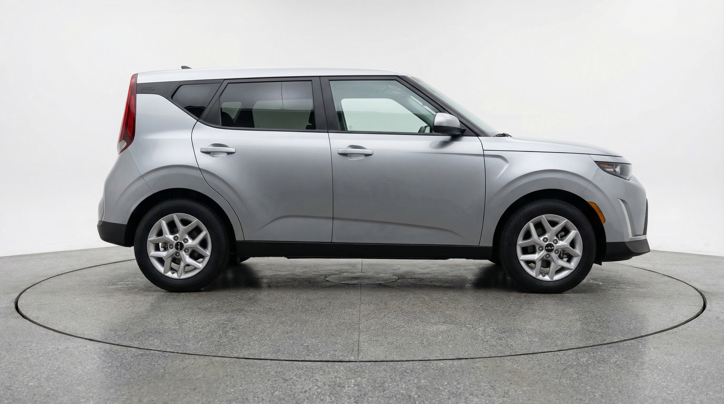Used 2025 Kia Soul LX w/ LX Technology Package image 11