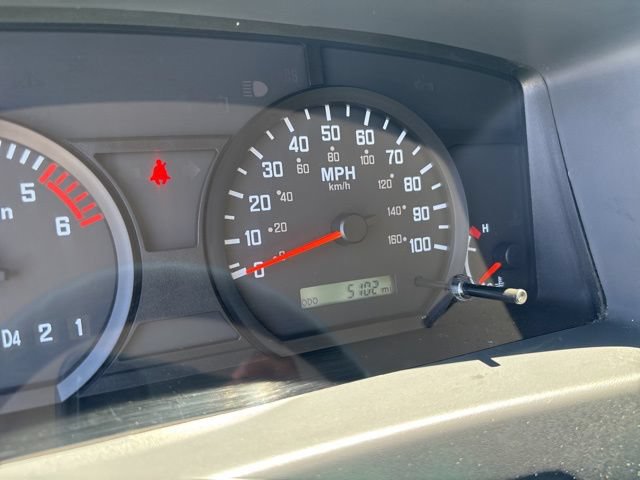 Used 2020 Isuzu NPR RWD image 13