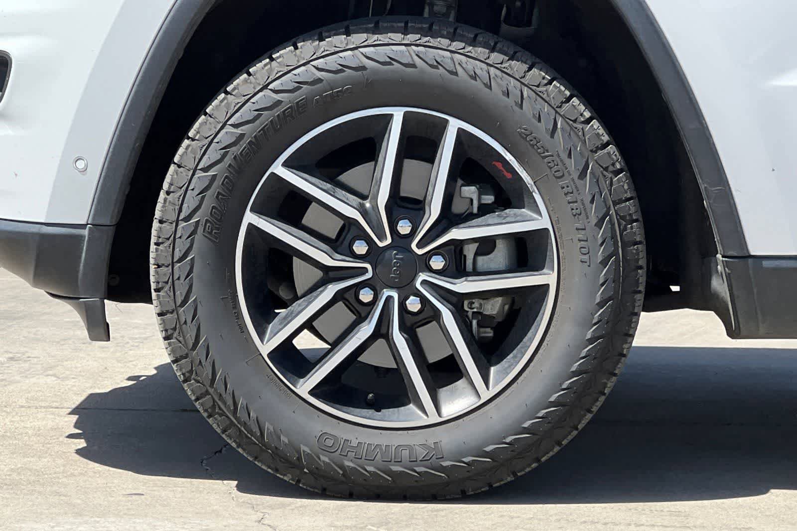 Used 2019 Jeep Grand Cherokee Trailhawk AWD/4WD image 12