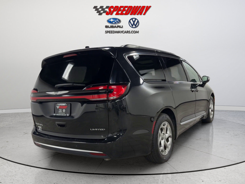 Used 2023 Chrysler Pacifica Limited FWD image 6