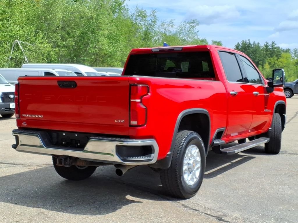 Used 2024 Chevrolet Silverado 2500 LTZ w/ LTZ Convenience Package AWD/4WD image 4