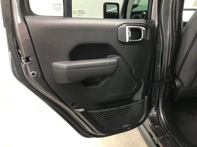 New 2025 Jeep Gladiator Willys image 24