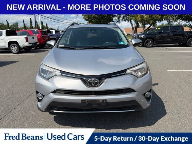 Used 2018 Toyota RAV4 Limited AWD/4WD image 2