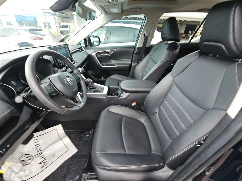 Used 2022 Toyota RAV4 XLE Premium FWD image 7