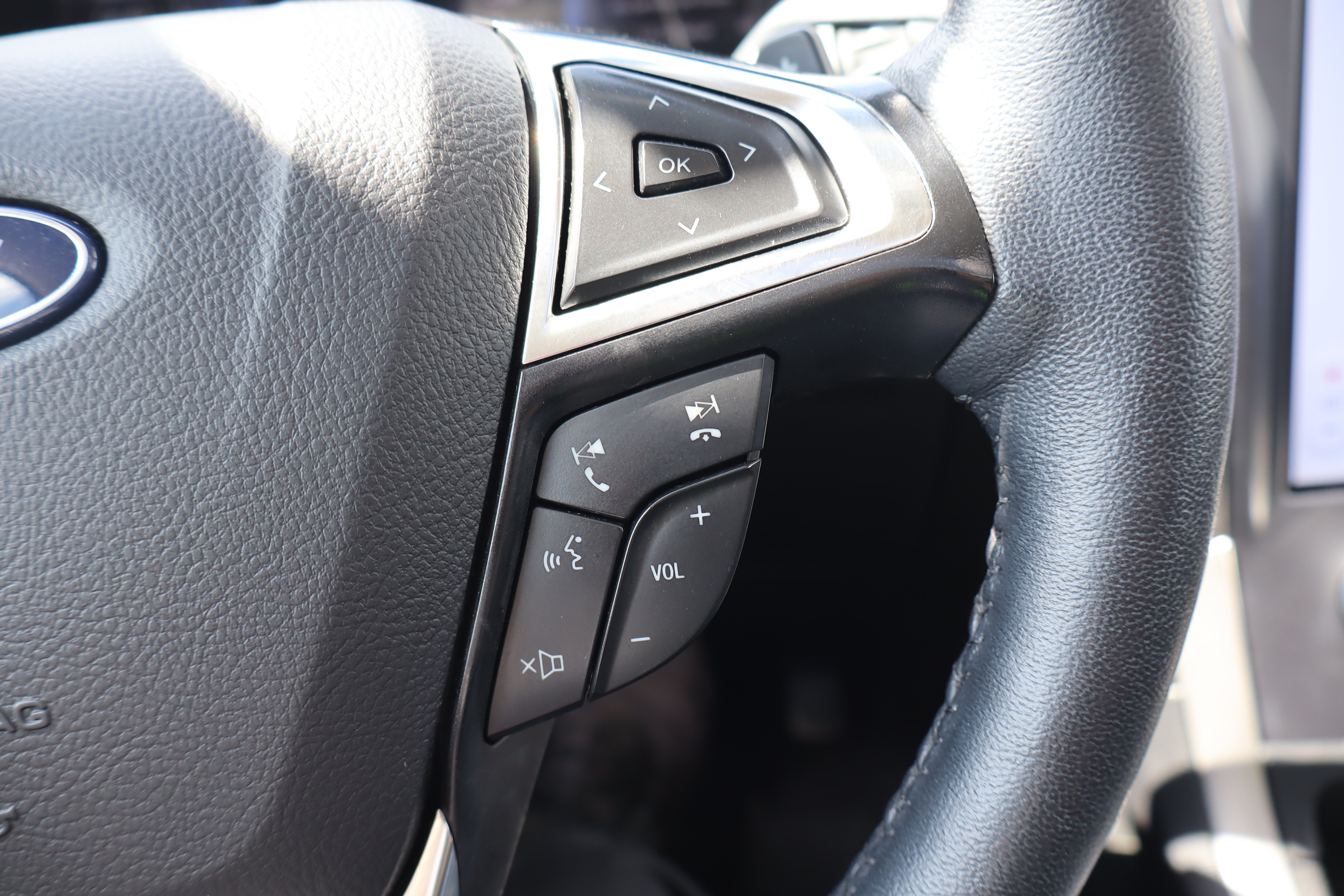 Used 2024 Ford Edge SEL w/ Convenience Package AWD/4WD image 17