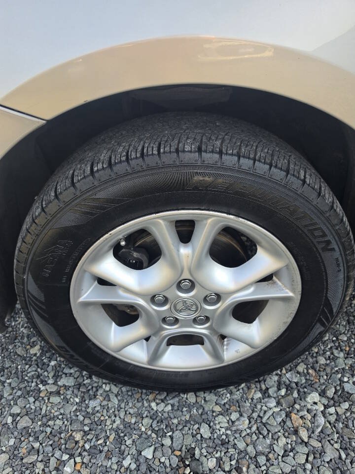Used 2004 Toyota Sienna XLE w/ XLE Pkg 12 FWD image 21