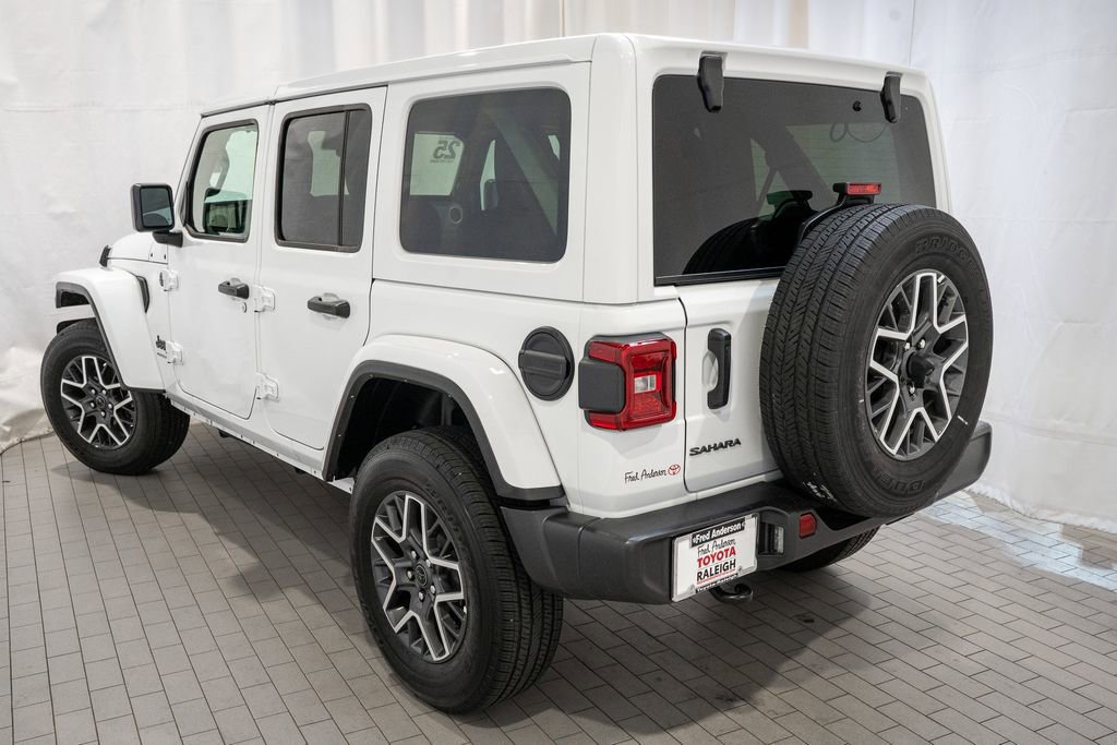 Used 2025 Jeep Wrangler Sahara image 4