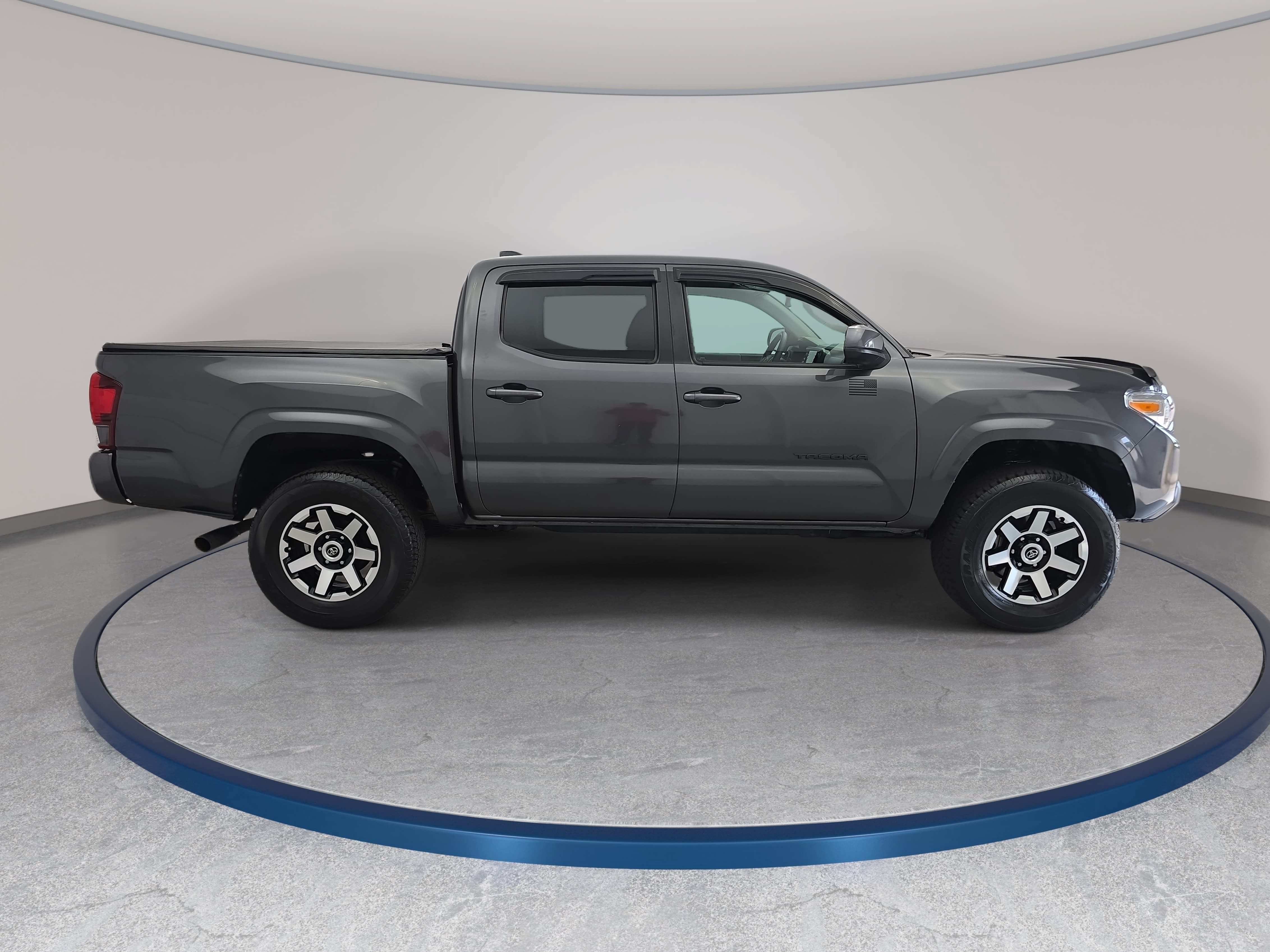 Used 2023 Toyota Tacoma SR w/ SR Convenience Package RWD image 4