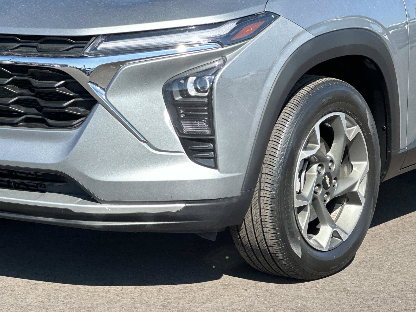 Certified 2024 Chevrolet Trax LT w/ Sunroof Package FWD image 7