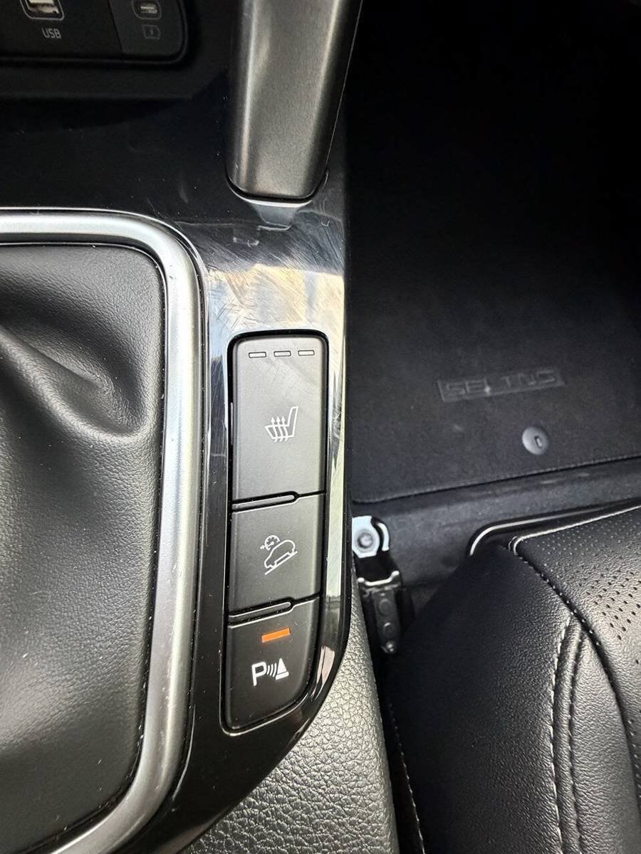 Used 2025 Kia Seltos EX FWD image 22