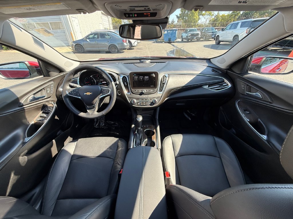 Used 2018 Chevrolet Malibu Premier w/ Premier Sun and Wheel Package FWD image 22