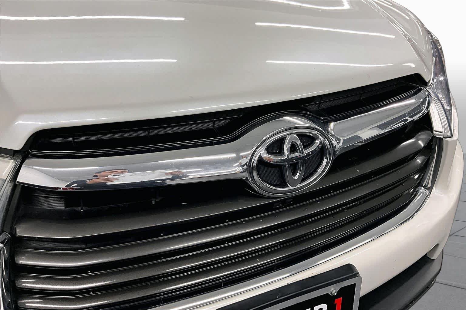 Used 2015 Toyota Highlander XLE AWD/4WD image 29