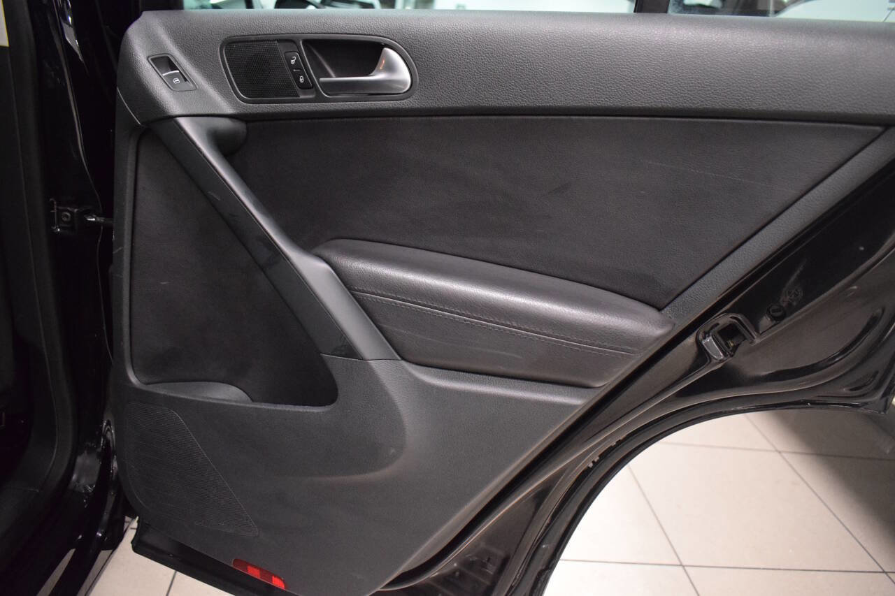 Used 2016 Volkswagen Tiguan SE image 15