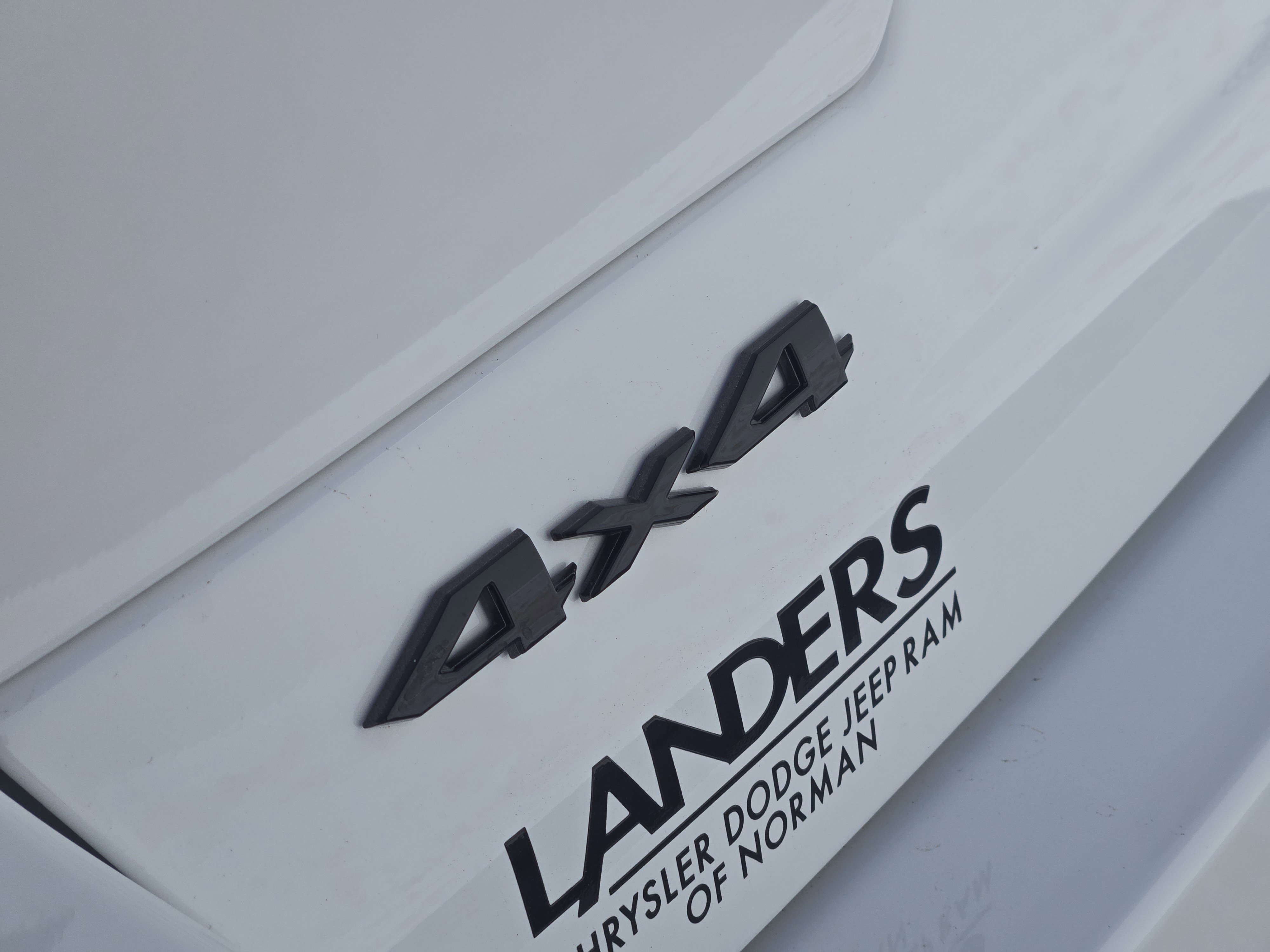 New 2026 Jeep Grand Cherokee Altitude image 9