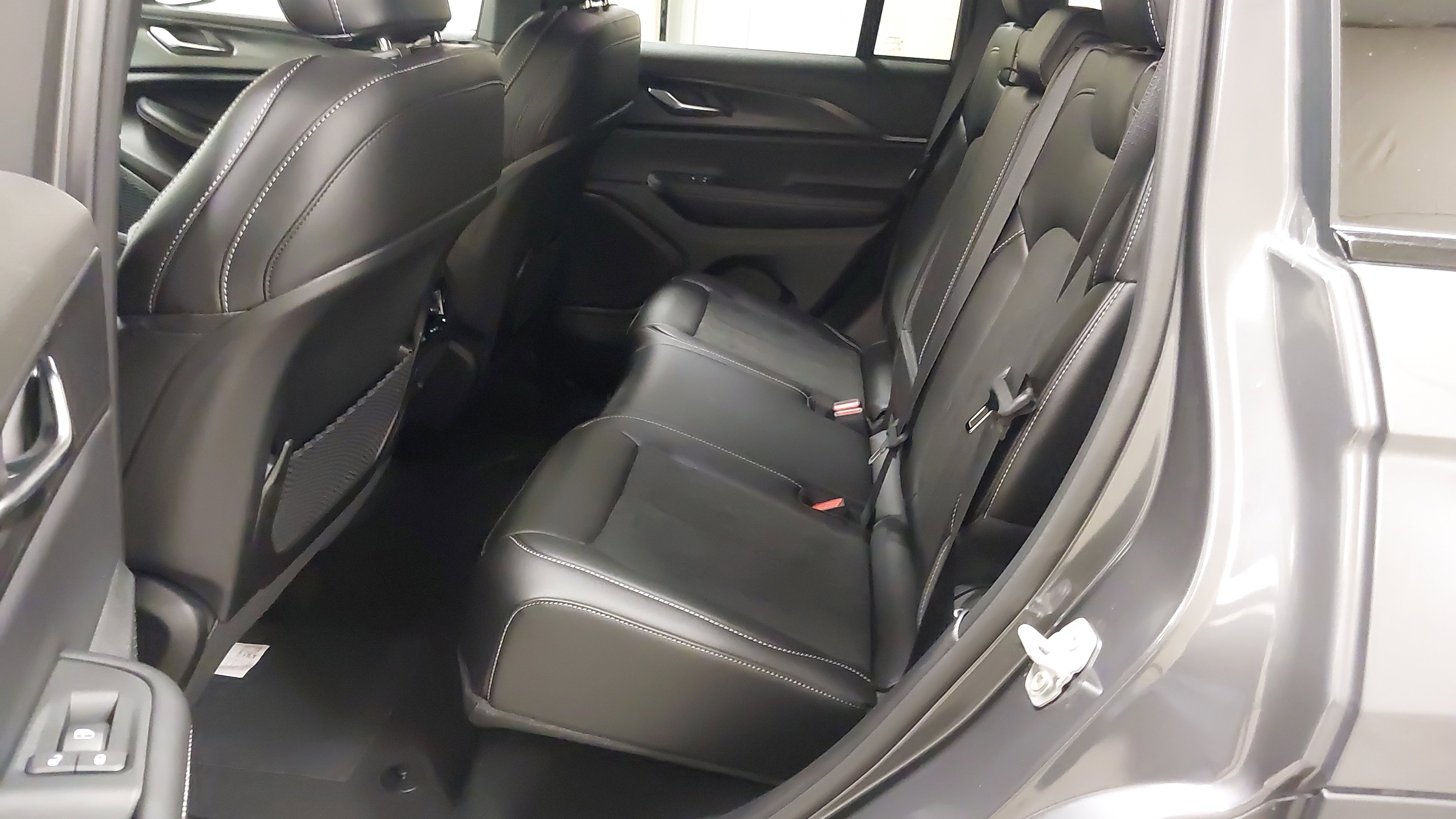 New 2025 Jeep Grand Cherokee 4WD image 38