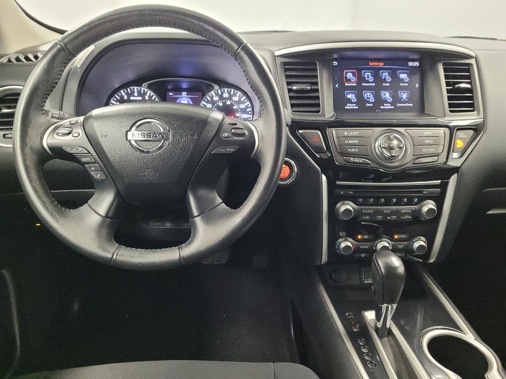 Used 2019 Nissan Pathfinder SV image 22