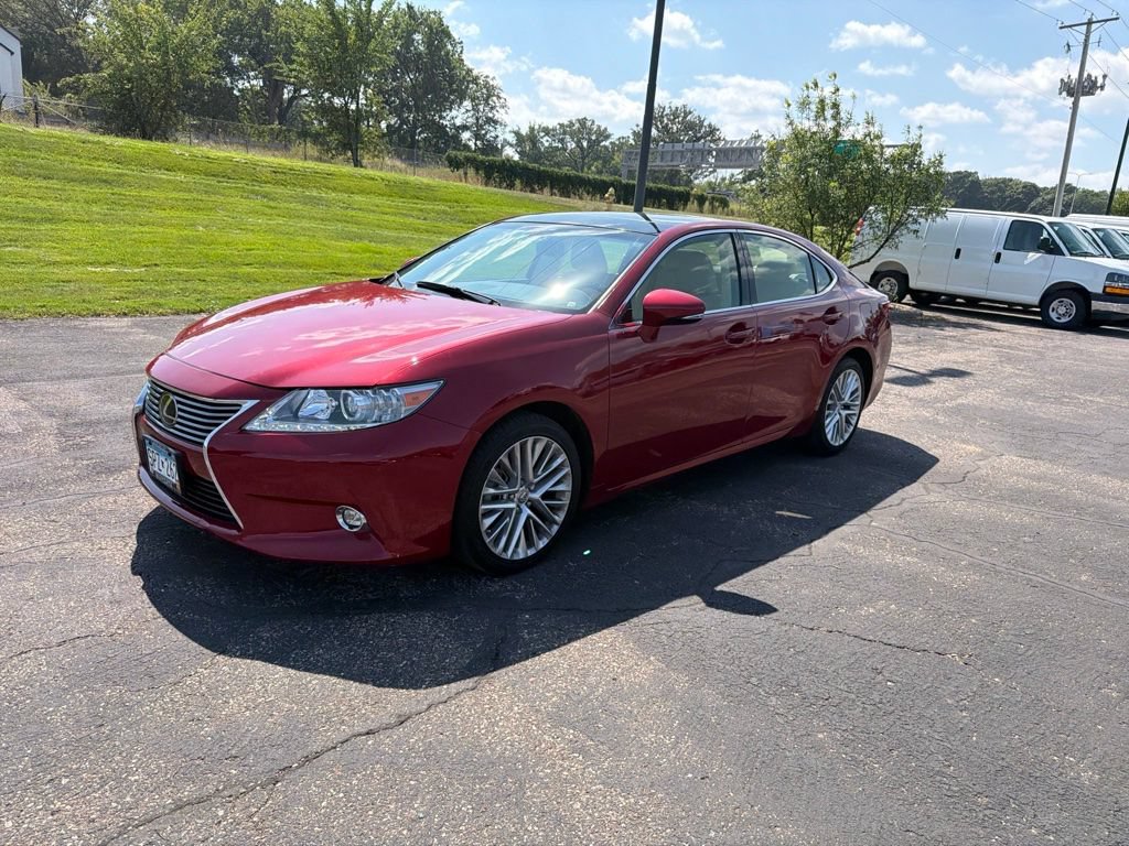 Used 2015 Lexus ES 350 w/ Ultra Luxury Package FWD image 3