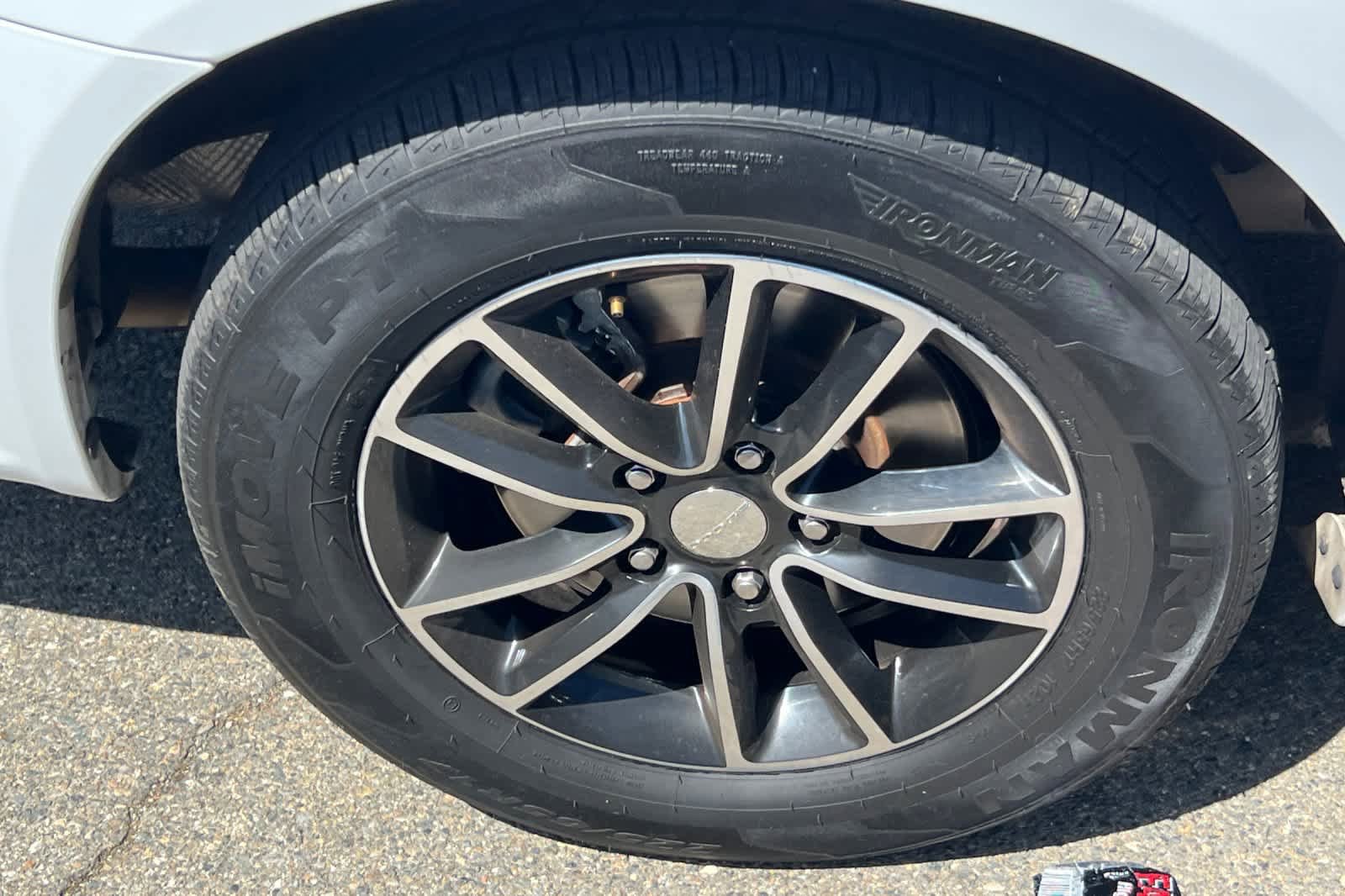 Used 2016 Dodge Grand Caravan SE image 17