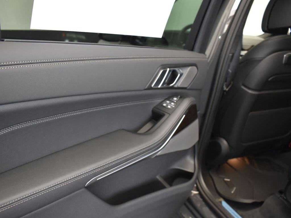 New 2026 BMW X7 xDrive40i w/ Executive Package image 15