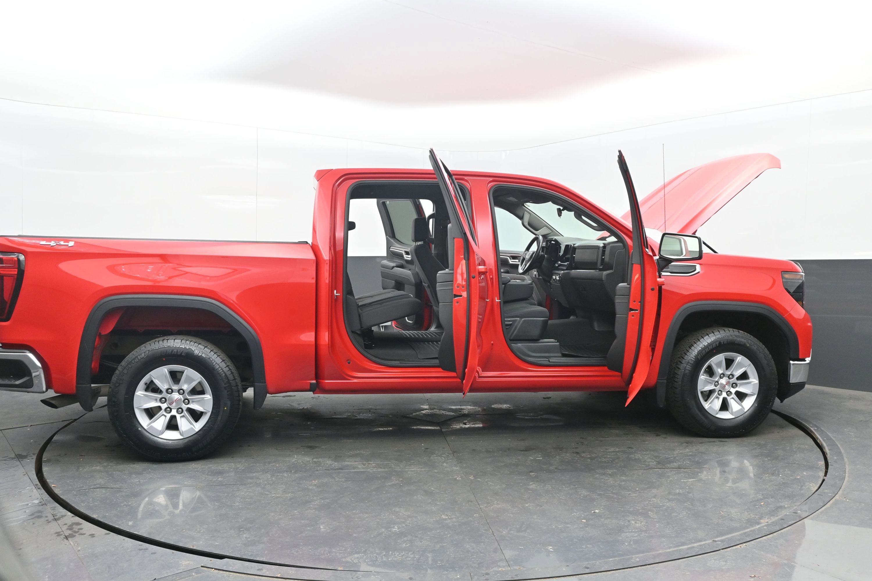 Used 2024 GMC Sierra 1500 SLE image 47